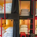 Trip Amsterdam-zaandam بيت شباب سانداكم